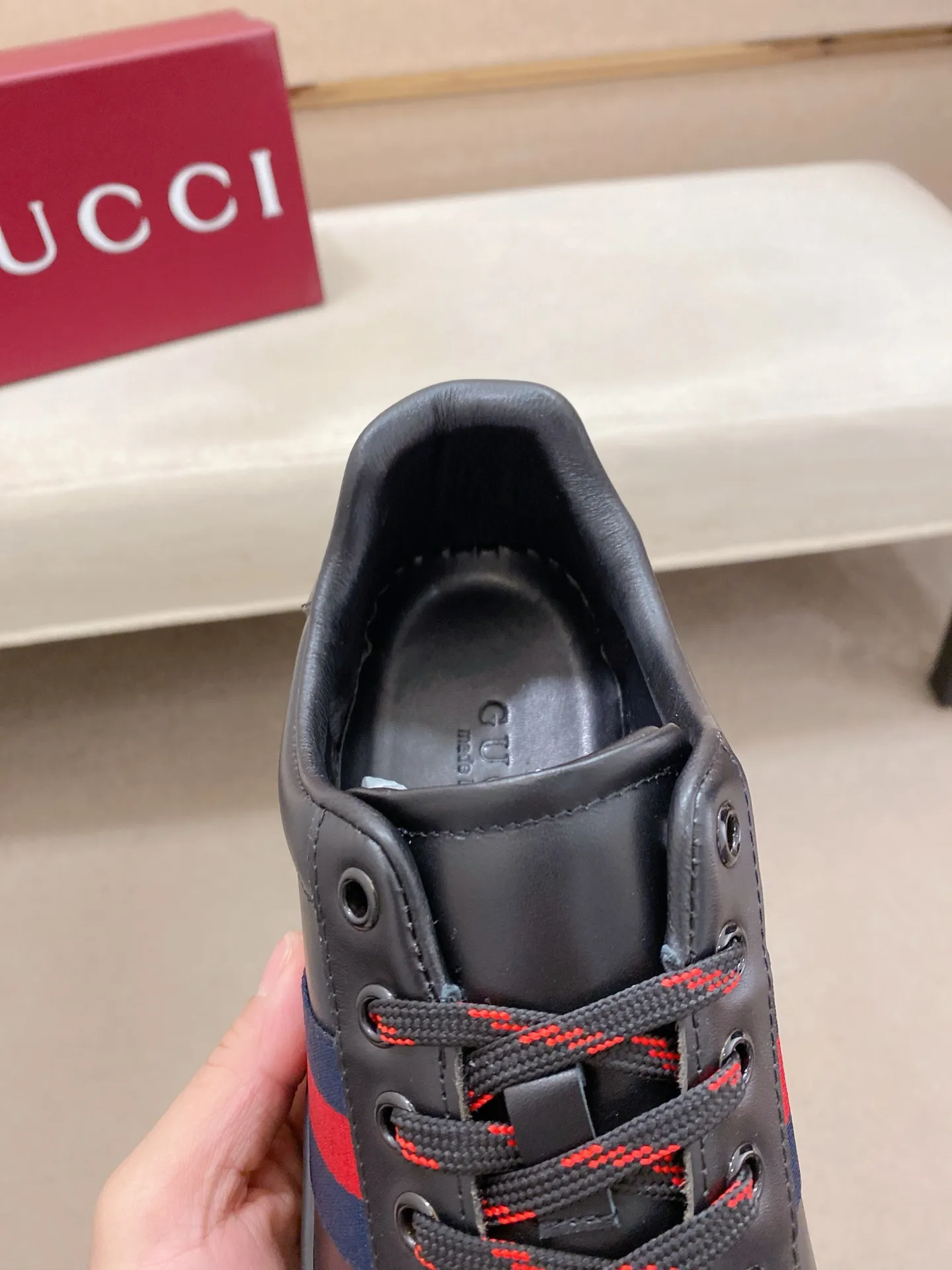 Factory price 442💰New GUCCI (Gucci) counters are available simultaneously, new men's shoes, 😘fabrics are selected imported cowhide, lining: sheepskin lining. 👍🏿 High-end ☄️ air-cushion molded anti-slip rubber outsole, exquisite lines, simple and elegant, comfortable and high-end for leisure travel. Code number: 39 to 44 (45 can be customized and cannot be returned or exchanged)